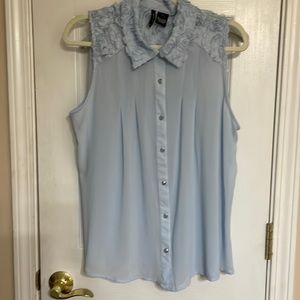 New Directions gorgeous blue sleeveless blouse L nwot